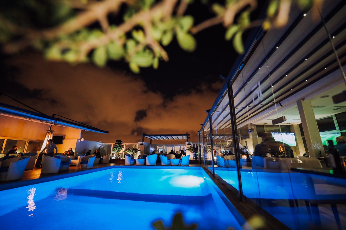 The Benefits of Using LED Lighting in Your Swimming Pool