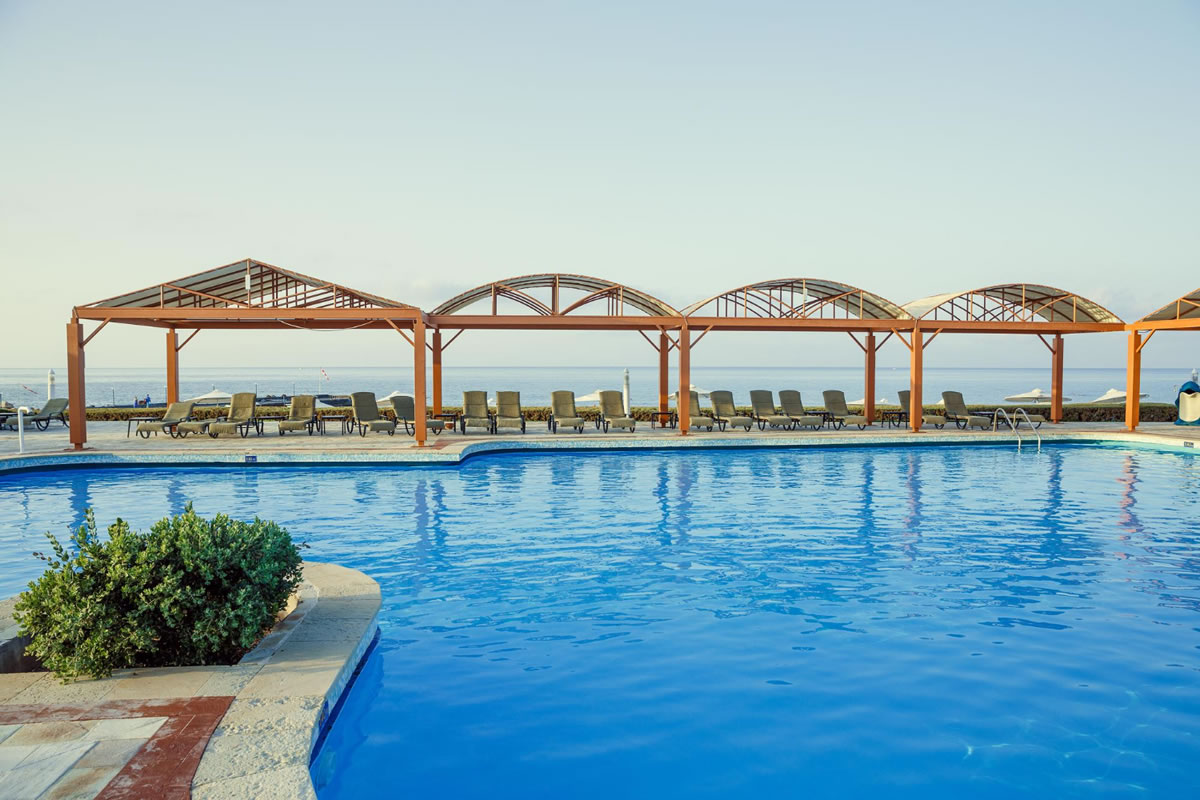 How Switching to A Saltwater Pool Can Save You Money