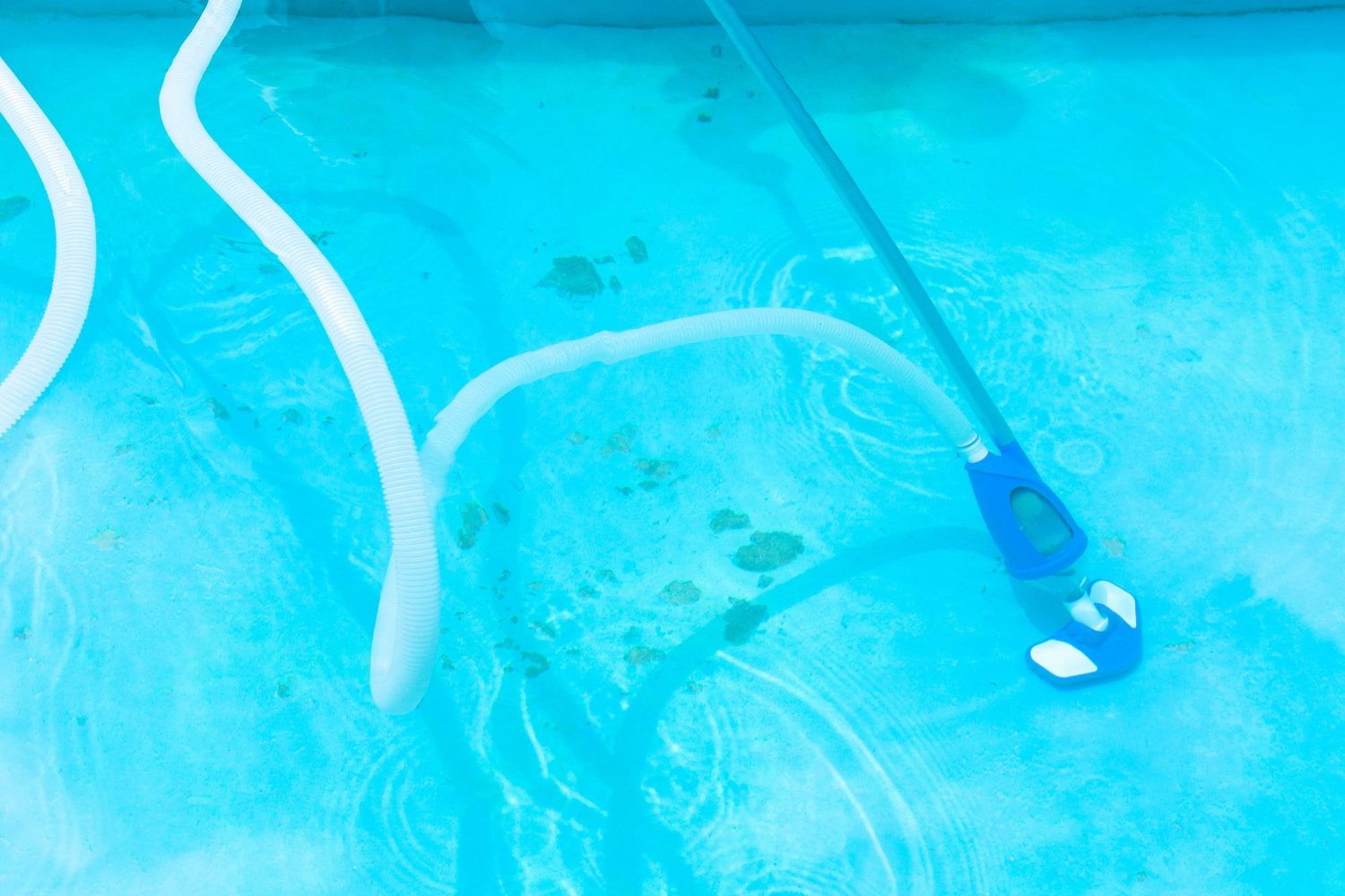 3 Telltale Signs of a Dirty Pool