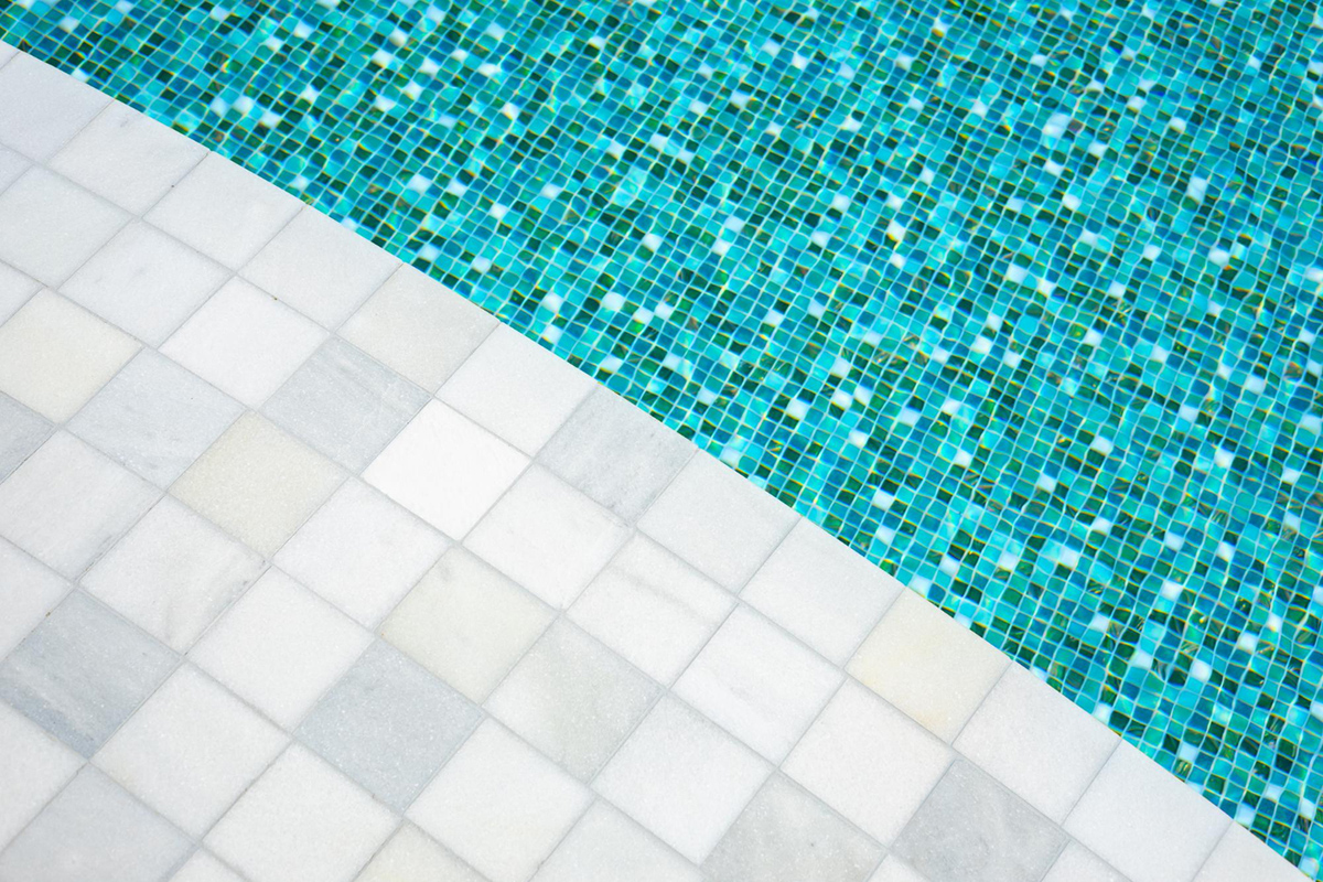 A Guide to Choosing the Perfect Swimming Pool Tiles