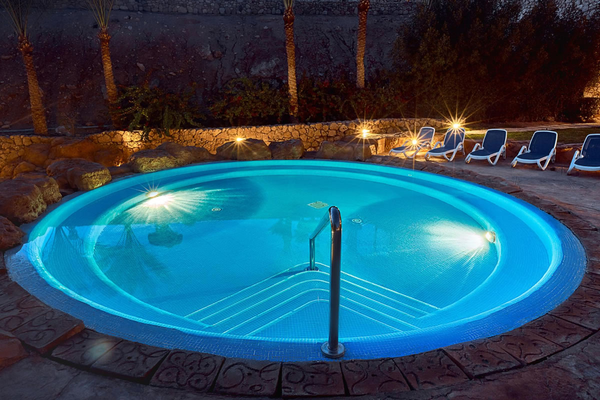 5 Reasons to Add Exterior Lighting in Your Pool Renovation in Orlando