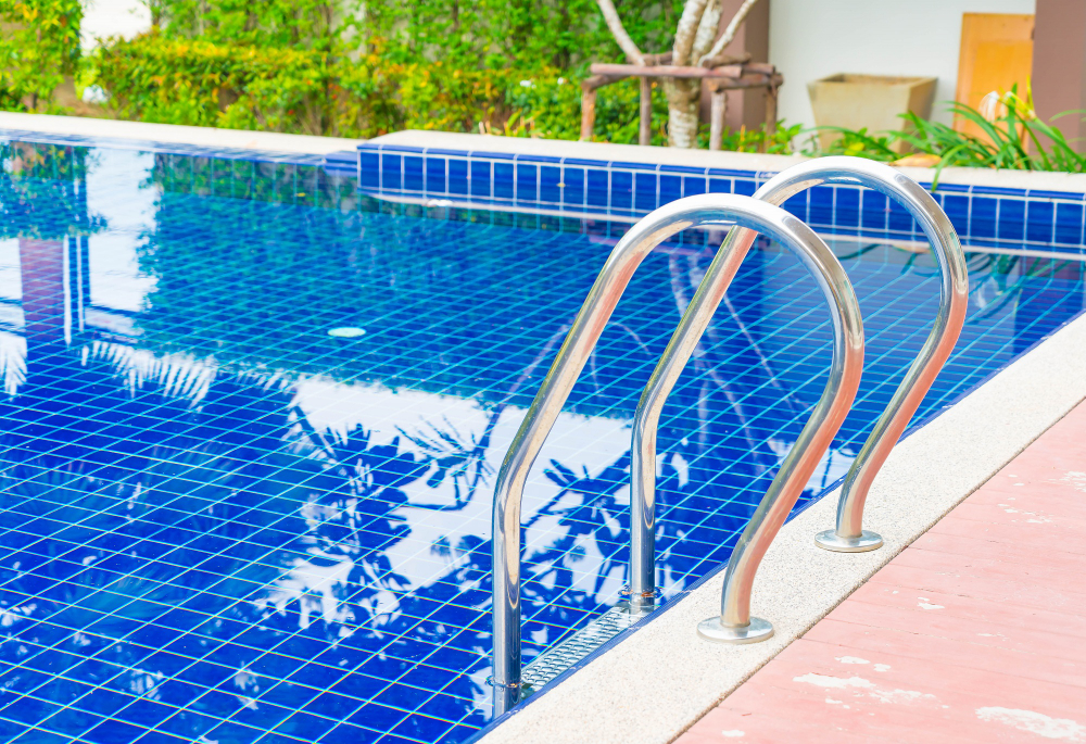 Essential Pool Main Drain Safety Tips