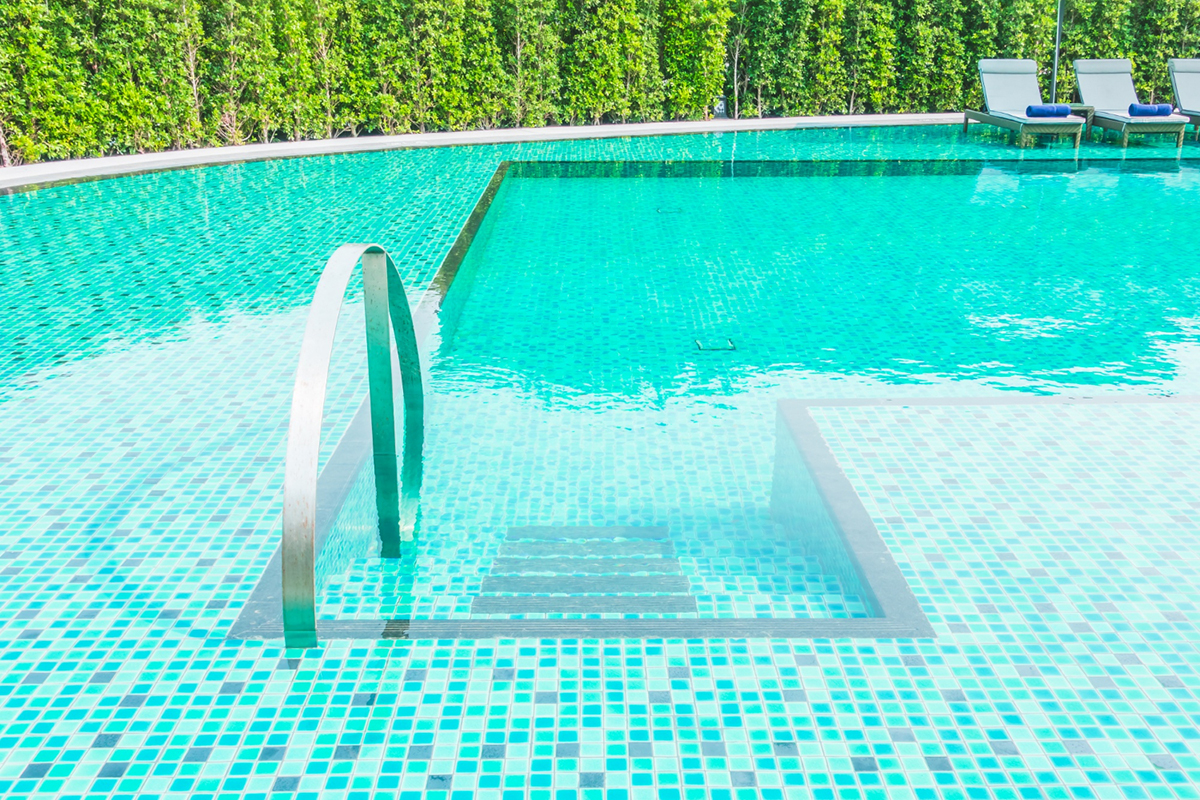 Signs It's Time for a Pool Remodel