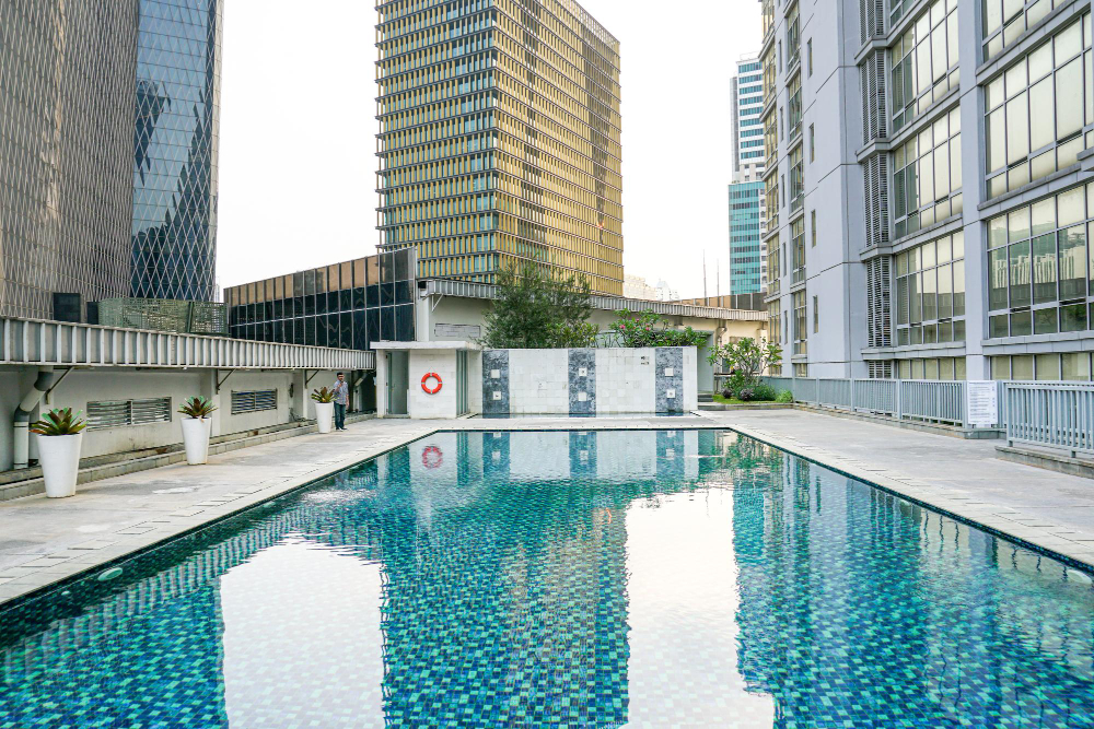 How to Keep a Commercial Pool Up-to-Date and Clean