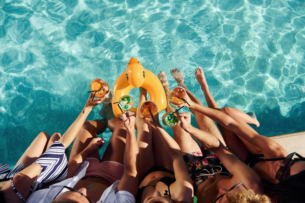 Your Guide to Hosting the Ultimate End-of-Summer Pool Party