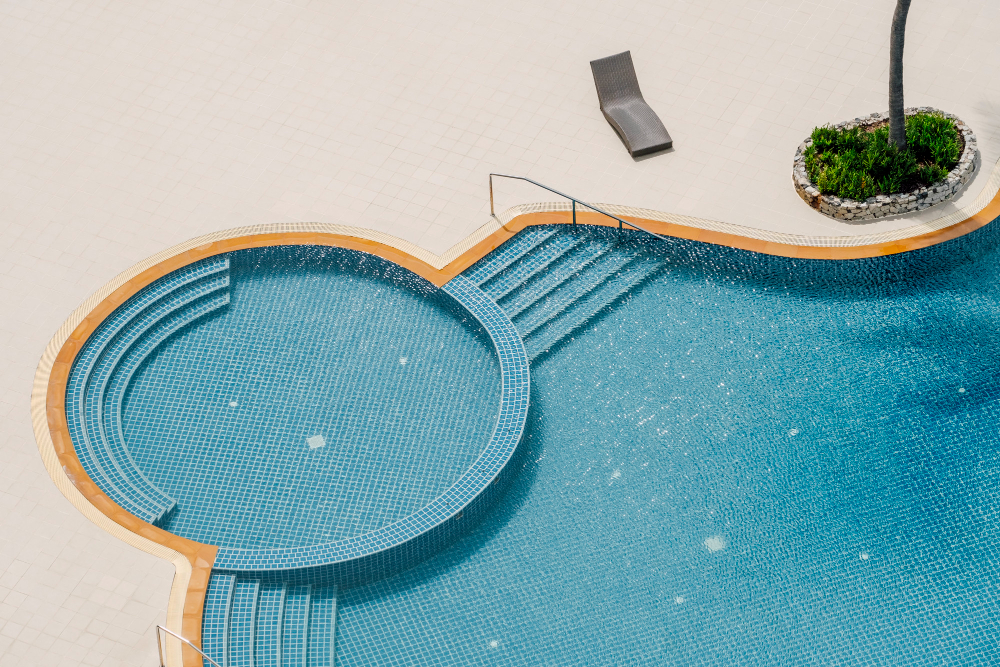 Pool Resurfacing vs. Pool Repair: Making the Right Choice for Your Orlando Home