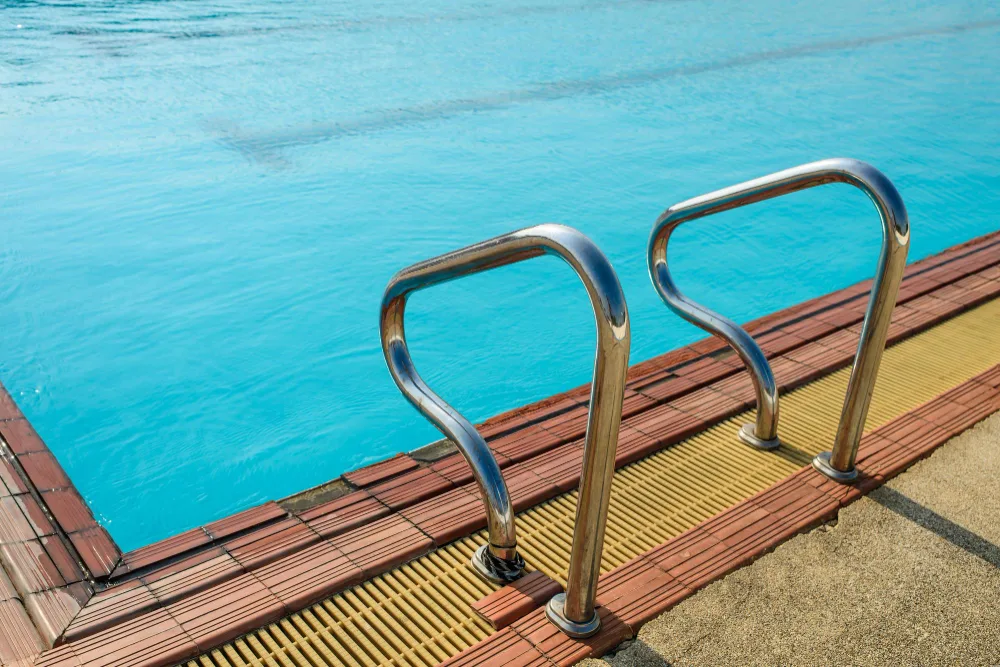 Transform Your Backyard: How to Modernize an Old Pool
